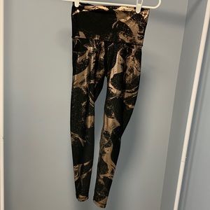 Old Navy rose gold foil legging